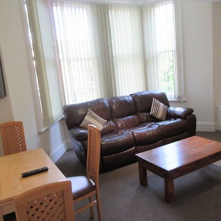 No 4 - Large 2 Bed Near Sefton Park And Lark Lane Apartment ลิเวอร์พูล ภายนอก รูปภาพ